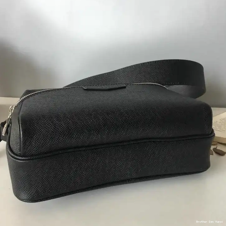 Brother Sam Yupoo 19T1L0081 Bags LV 0327